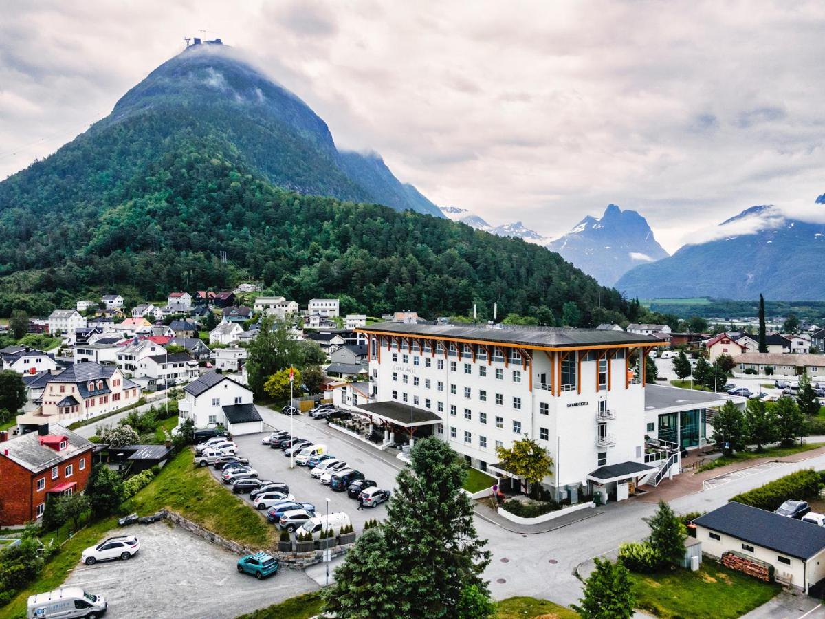 Grand Hotel - By Classic Norway Hotels Åndalsnes Exteriör bild