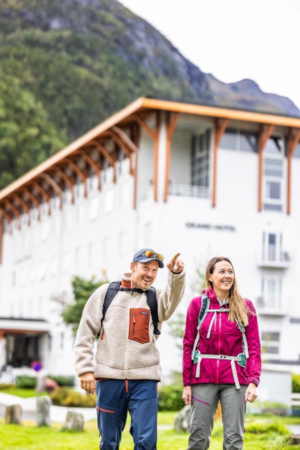 Grand Hotel - By Classic Norway Hotels Åndalsnes Exteriör bild